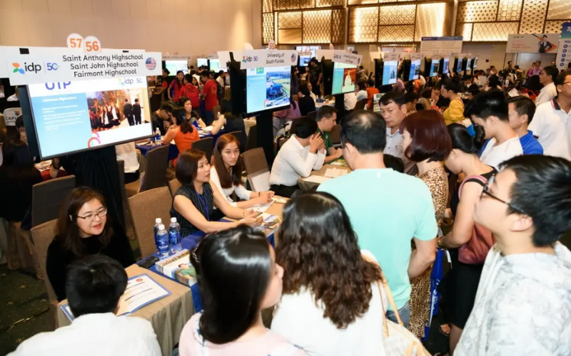 Nhiều trường trên toàn thế giới quy tụ tại Ngày hội tư vấn – tuyển sinh du học do IDP tổ chức