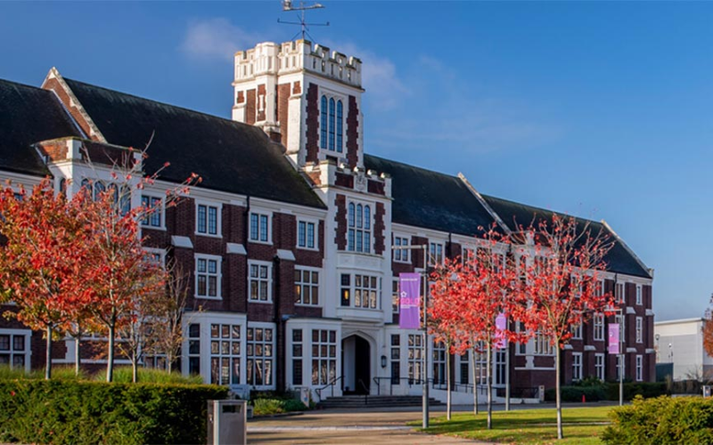Chương trình Cử nhân Business Analyst BSc (Loughborough University) kéo dài 4 năm học với một năm thực tập